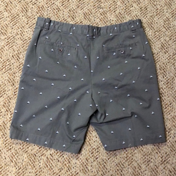 Men's Shorts - Picture 3 of 4